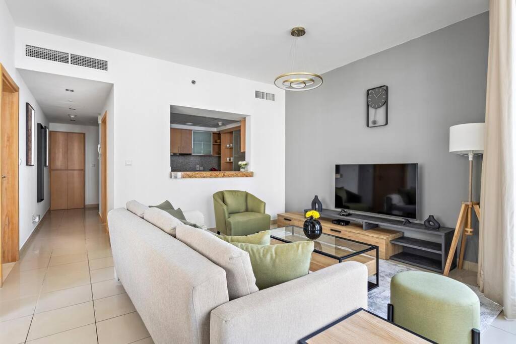 Stonetree - Stylish Fully-furnished 1 Br Apartment Dubai